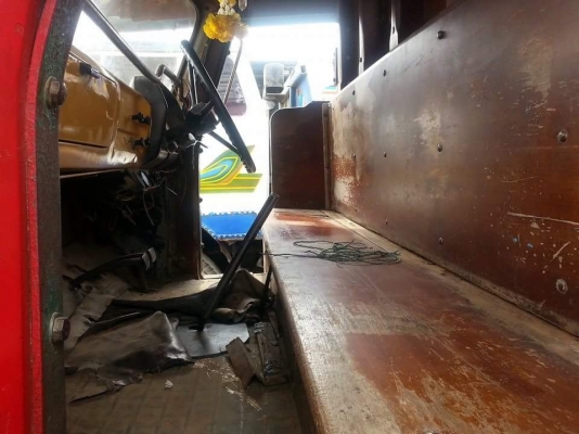 ขายรถเทรลเลอร์หัวยาว เครื่อง165แรง พ.เพาเวอร์ มีบันไดไฮดรอลิกขึ้นรถเกี่ยว สภาพสวยพร้อมใช้งาน เอกสารพร้อมโอน สนใจโทร 090-8588220คุณนะ 093-3258446คุณบิว หรือเข้าดูสินค้าอื่นๆได้ที่ www.truck.in.th/498 หรือเพจFacebook ณรงค์ ซื้อขายรถมือสอง (เว็บไซต์ส่วนตัว)