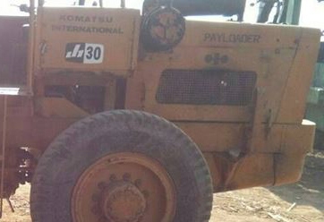 รถตักล้อยาง KOMATSU JH30 เอวแข็ง ต่อแขน ขยายบุ้งกี๋ ครบ พร้อม ตักใส่10ล้อได้ เครื่อง/ปั้ม เดิมๆ แรงดี เกียร์/ช่วงล่าง ดี คล่องตัว ไฮดรอลิก ดี ยางได้ บอดี้สวย สีสันดี พร้อมใช้งาน สัญญาซื้อขาย **ขาย KOMATSU JH30 รถตักล้อยาง เอวแข็ง ยอด