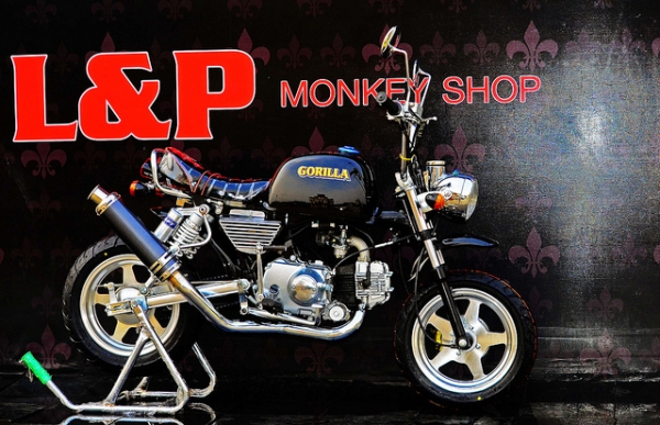 อะไหล่ แต่งรถเพียบ มีโช็คหน้า-หลัง ล้อ เครื่อง ถังน้ำมัน เบาะ และอะไหล่อื่นๆที่แต่งรถทั้งหมด ลดราคา 20-30\%