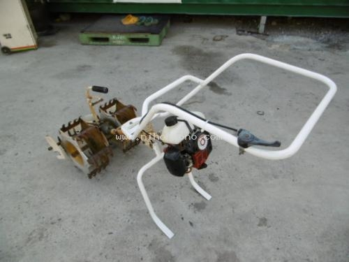 เครื่องกำจัดวัชพืชในร่องข้าว   MARUYAMA   MKC-304 รหัสสินค้า : 80803350 ติดต่อ  Tel.086-8150487 www.nihonmono.com