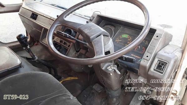 ขายด่วน รถบรรทุก 10 ล้อ MITSUBISHI FUSO 527MA / 190 แรง 2 เพลา (หัวคัซซี) พร้อมใช้งาน ราคาสุดคุ้ม