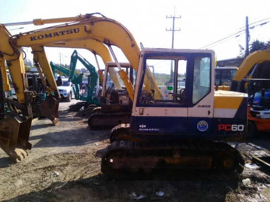 ขายรถขุดเก่านอก komatsu pc60-6 สภาพสวยมากสนใจติดต่อ 089-2579650 ใช้งานน้อย2600กว่าชม.ช่วงล่างสวยมีลายแยคย์ สนใจดูรถได้ที่ อ.นครชัยศรี จ.นครปฐม