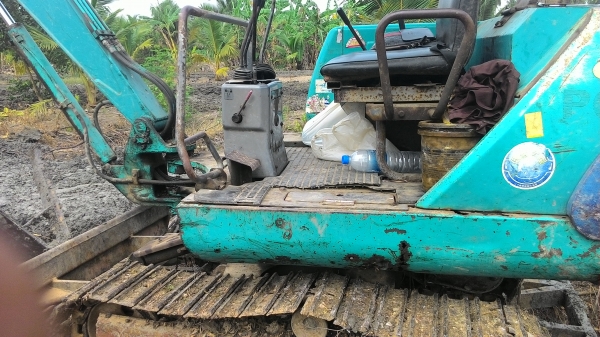 Komatsu Pc10-7โซ่ใหม่ 165,000ราคาต่อรอง Komatsu Pc10-7โซ่ใหม่ 165,000ราคาต่อรอง