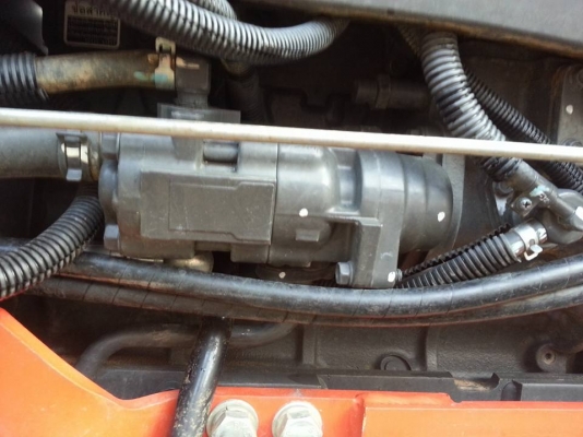 คูโบต้า L4708 4 WD พร้อมใบมีดตราช้างคานล่าง