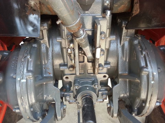 คูโบต้า L4708 4 WD พร้อมใบมีดตราช้างคานล่าง