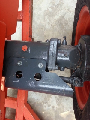 คูโบต้า L4708 4 WD พร้อมใบมีดตราช้างคานล่าง