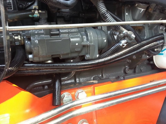 คูโบต้า L4708 4 WD พร้อมใบมีดตราช้างคานล่าง