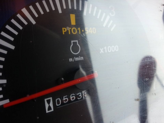 คูโบต้า L4708 4 WD พร้อมใบมีดตราช้างคานล่าง