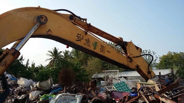 ขาย PC120-2  รถพร้อมทำงาน เครื่อง ปั้มดี เอวแน่นเก่านอกมือเดียว เอกสารอินวอย  มีคีบ กับ บุ้งกี๋ ราคา 335,000  091-0206555 เอิร์ทครับ