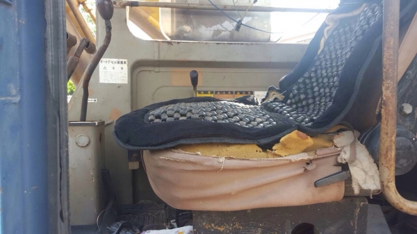 ขาย PC120-2  รถพร้อมทำงาน เครื่อง ปั้มดี เอวแน่นเก่านอกมือเดียว เอกสารอินวอย  มีคีบ กับ บุ้งกี๋ ราคา 335,000  091-0206555 เอิร์ทครับ