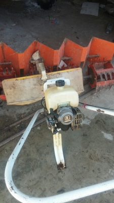 เครื่องกำจัดหญ้า 5 แถว