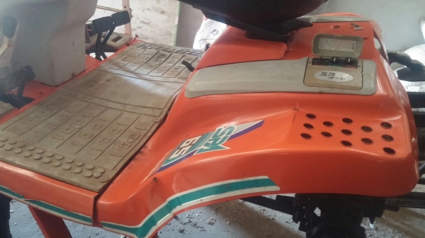 เครื่องกำจัดหญ้า 5 แถว