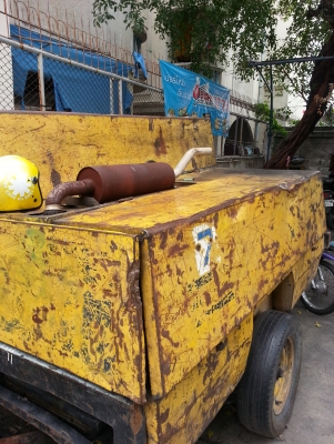 ขาย Atla copco 175 พร้อมใช้งานครับ สนใจ 0909527888 โจ้ ขาย Atla copco 175 พร้อมใช้งานครับ สนใจ 0909527888 โจ้