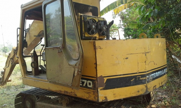 ขายรถแบคโฮ CAT E70 สวยพร้อมใช้แอร์เย็นเอกสารใบสัญญาซื้อขาย