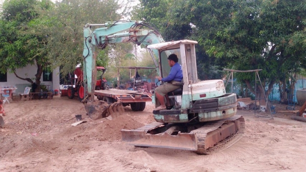 ให้เช่า แบ็คโคเล็ก จ.หนองบัวลำภู 0903474161