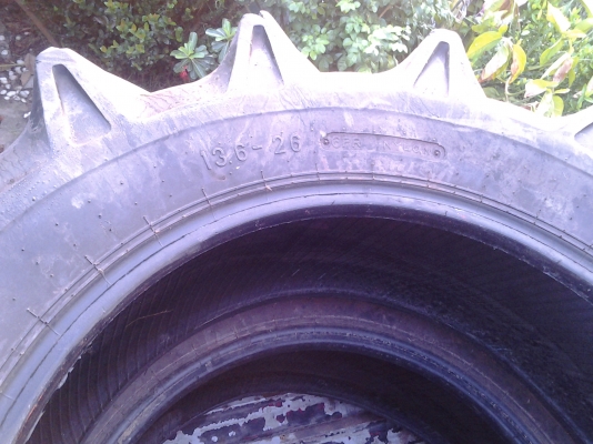 ยางรถไถมือสองสภาพพอใช้ใด้4เส้น