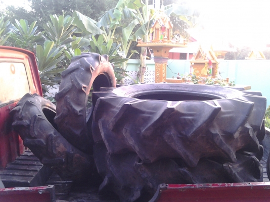ยางรถไถมือสองสภาพพอใช้ใด้4เส้น