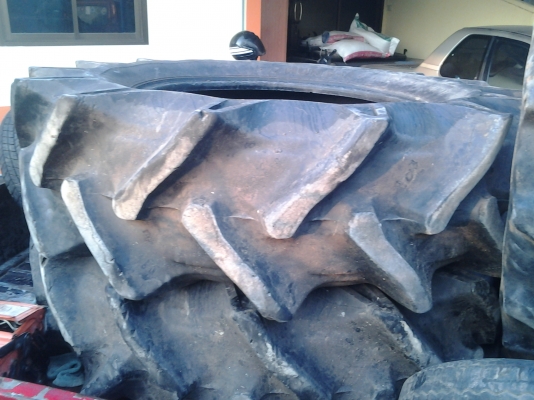 ยางรถไถมือสองสภาพพอใช้ใด้4เส้น