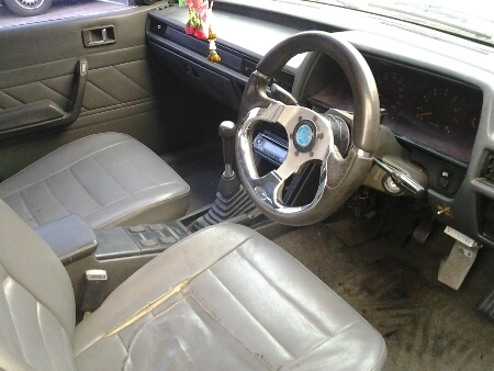 ขายรถยนต์ ปี83 มิตซูบิชิ รุ่นซาลาเจโว่ เครื่อง1600cc.หัวฉีดฝาลาย(รุ่นขับหลัง) ติดแก๊สแล้ว เกียร์ธรรมดา แอร์ ล้อแม็ก รถขับดี เครื่องดี ขับสนุก ขายถูกๆตามสภาพ(ไม่ใช่รถน้ำท่วม)