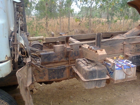 ขายด่วนหกล้อดั๊มพ์ ISUZU    เครื่อง 6bd1 165 แรงม้า พวงมาลัยพาวเวอร์ เฟืองท้ายใหญ่ฟูโซ่