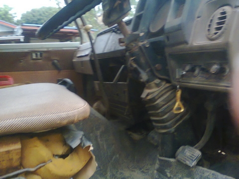 ขายด่วนหกล้อดั๊มพ์ ISUZU    เครื่อง 6bd1 165 แรงม้า พวงมาลัยพาวเวอร์ เฟืองท้ายใหญ่ฟูโซ่