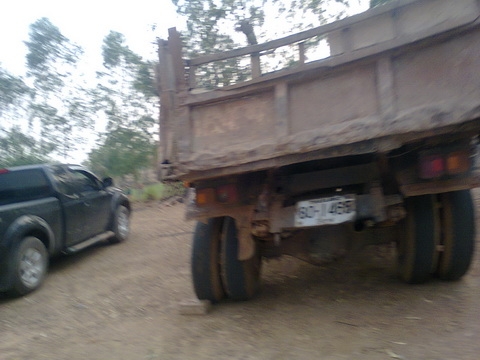 ขายด่วนหกล้อดั๊มพ์ ISUZU    เครื่อง 6bd1 165 แรงม้า พวงมาลัยพาวเวอร์ เฟืองท้ายใหญ่ฟูโซ่