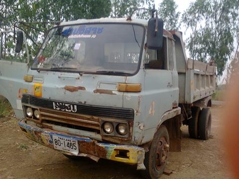 ขายด่วนหกล้อดั๊มพ์ ISUZU    เครื่อง 6bd1 165 แรงม้า พวงมาลัยพาวเวอร์ เฟืองท้ายใหญ่ฟูโซ่