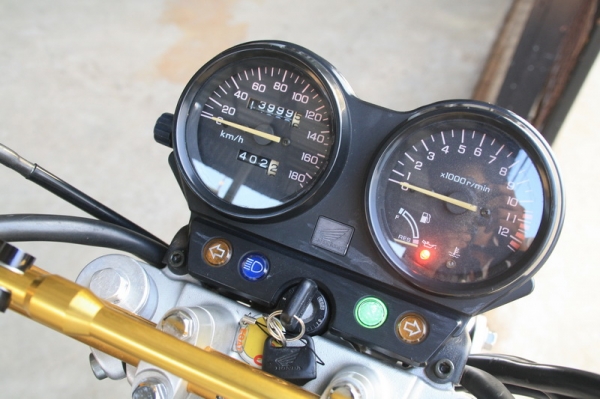 ขาย CB 400 ปี 2000 เทคนักศึกษา น่ารักๆ สรรพสามิตแท้ ครบ สภาพสวย ใสปิ๊ง 78000