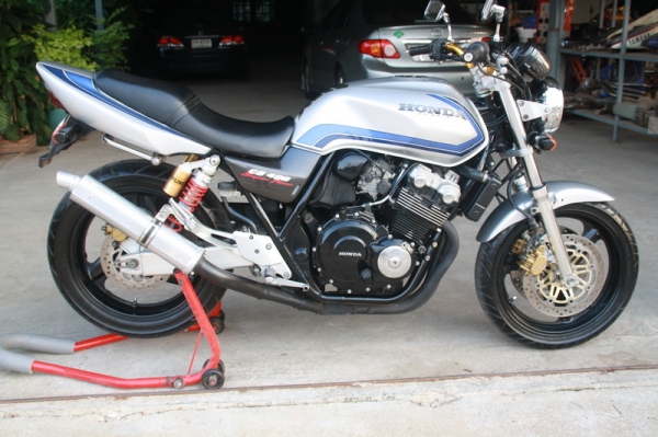 ขาย CB 400 ปี 2000 เทคนักศึกษา น่ารักๆ สรรพสามิตแท้ ครบ สภาพสวย ใสปิ๊ง 78000