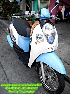 ใหม่มากๆ Honda Scoopy i ปี 2012 วิ่ง 3,000 โล  สี ขาว-ฟ้า ราคา 30,500 บาท