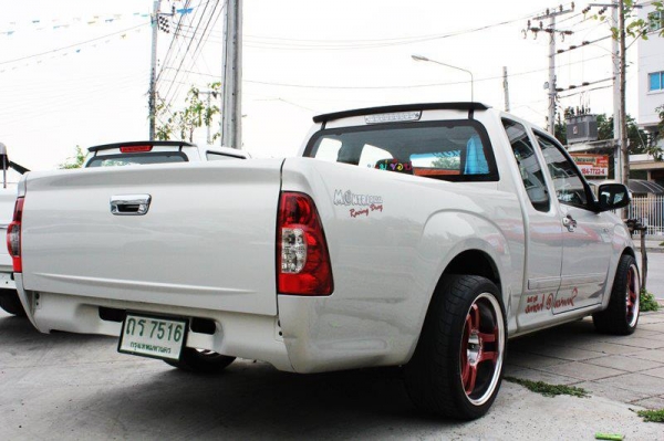 ขายชุดแต่งรถเก๋ง กระบะ รถบรรทุกทุกรุ่น ผลิตจากไฟเบอร์กลาสและพลาสติก ABS