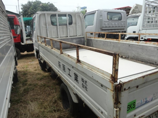 ขายรถบรรทุก 6 ล้อ ยี่ห้อ isuzu elf รุ่น nkr