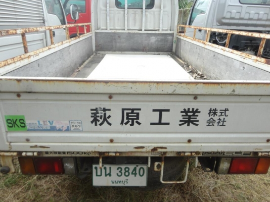 ขายรถบรรทุก 6 ล้อ ยี่ห้อ isuzu elf รุ่น nkr