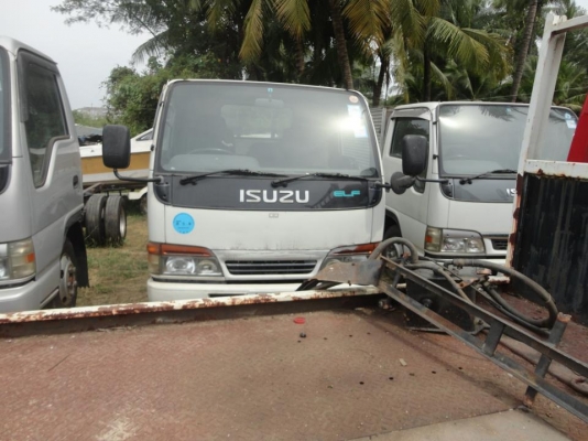 ขายรถบรรทุก 6 ล้อ ยี่ห้อ isuzu elf รุ่น nkr
