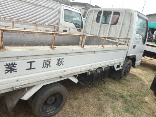 ขายรถบรรทุก 6 ล้อ ยี่ห้อ isuzu elf รุ่น nkr