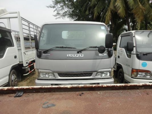 ขายรถบรรทุก 6 ล้อ ยี่ห้อ isuzu elf รุ่น npr