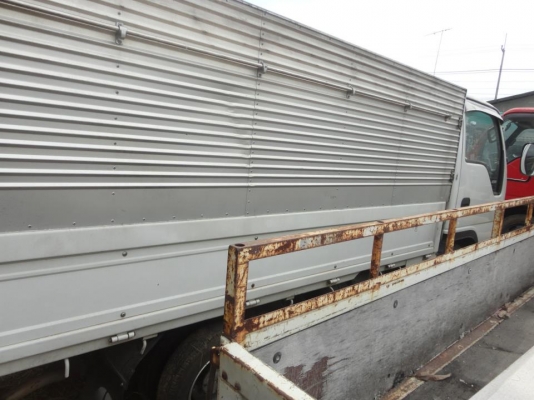 ขายรถบรรทุก 6 ล้อ ยี่ห้อ isuzu elf รุ่น npr เป็นเครื่อง 4hf (รถสไลด์) ขายรถบรรทุก 6 ล้อ ยี่ห้อ isuzu elf รุ่น npr เป็นเครื่อง 4hf (รถสไลด์)