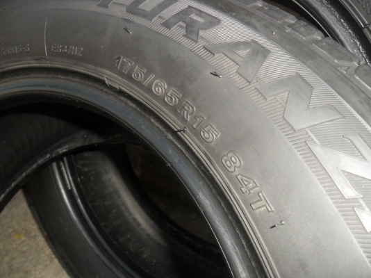 ยาง BRIDGESTONE 175/65R15 ปี09 ยาง BRIDGESTONE 175/65R15 ปี09
