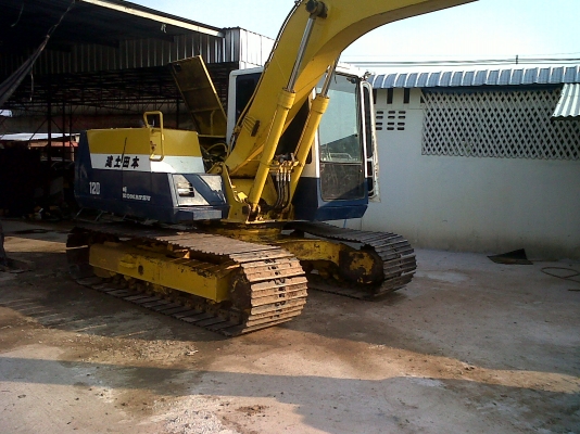 ขายรถแบคโค PC120 รุ่น5 สภาพสวยมาก หัวเก๋งสวย คอนโทรนสั่น ไฟฟ้าครบจอขึ้นปกติ เลี้ยวซ้ายขวาแรงดีเยี่ยม แครื่องแน่น เอวดี โซ่ดี ใบแทรคหน้า