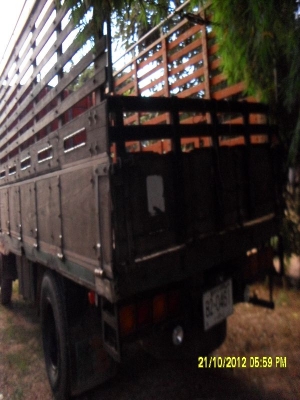 ขายรถบรรทุก isuzu ขายเองรถไม่ค่อยได้ใช้จอดไว้เฉยๆ