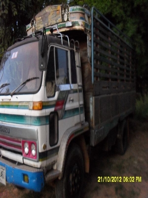 ขายรถบรรทุก isuzu ขายเองรถไม่ค่อยได้ใช้จอดไว้เฉยๆ