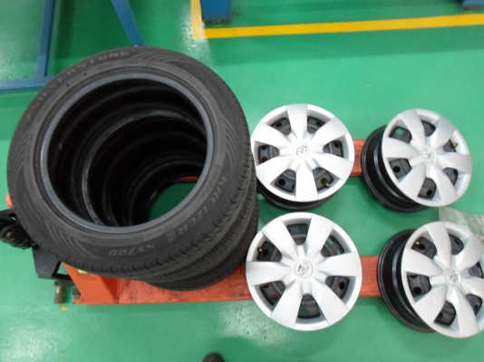 ขายยางขอบ 15 Silverston พร้อมล้อ+ฝาครอบ จำนวน 4 วง