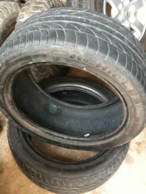 ขายครับ ยาง 2 เส้น สภาพสวยครับ 235/ 45 /17