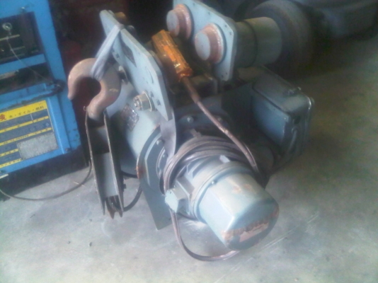 ขายรอก Hitashi 2.8ตัน เกาะล่าง