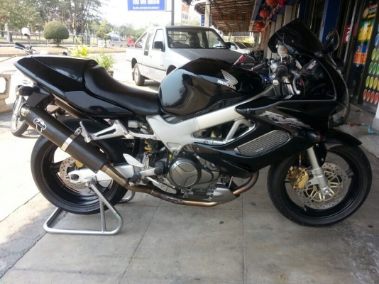 ขาย Vtr100F ปี 2001 พร้อม สรรพสามิตร ของแต่งเยอะ