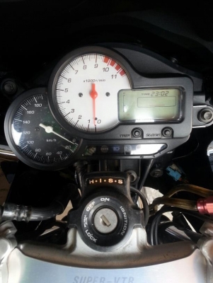 ขาย Vtr100F ปี 2001 พร้อม สรรพสามิตร ของแต่งเยอะ