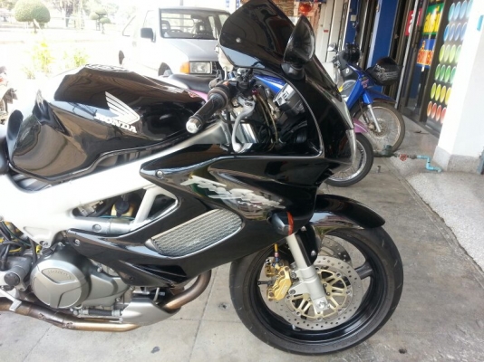 ขาย Vtr100F ปี 2001 พร้อม สรรพสามิตร ของแต่งเยอะ