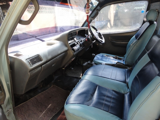ขาย TOYOTA HIACE 2.8 ดีเซล เครื่อง 3L ขับดี เครื่องดี แอร์เย็น