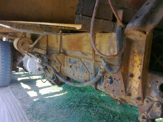 ขายด่วน 10 ล้อหัวยาว 1 เพลา บรรทุกแบคโฮ