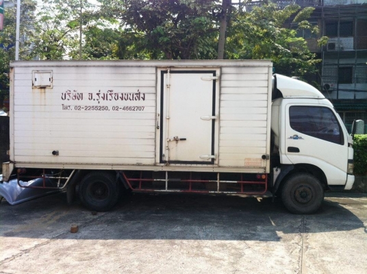 Hino dutro  ตู้แห้ง 5m. มือเดียวออกห้าง